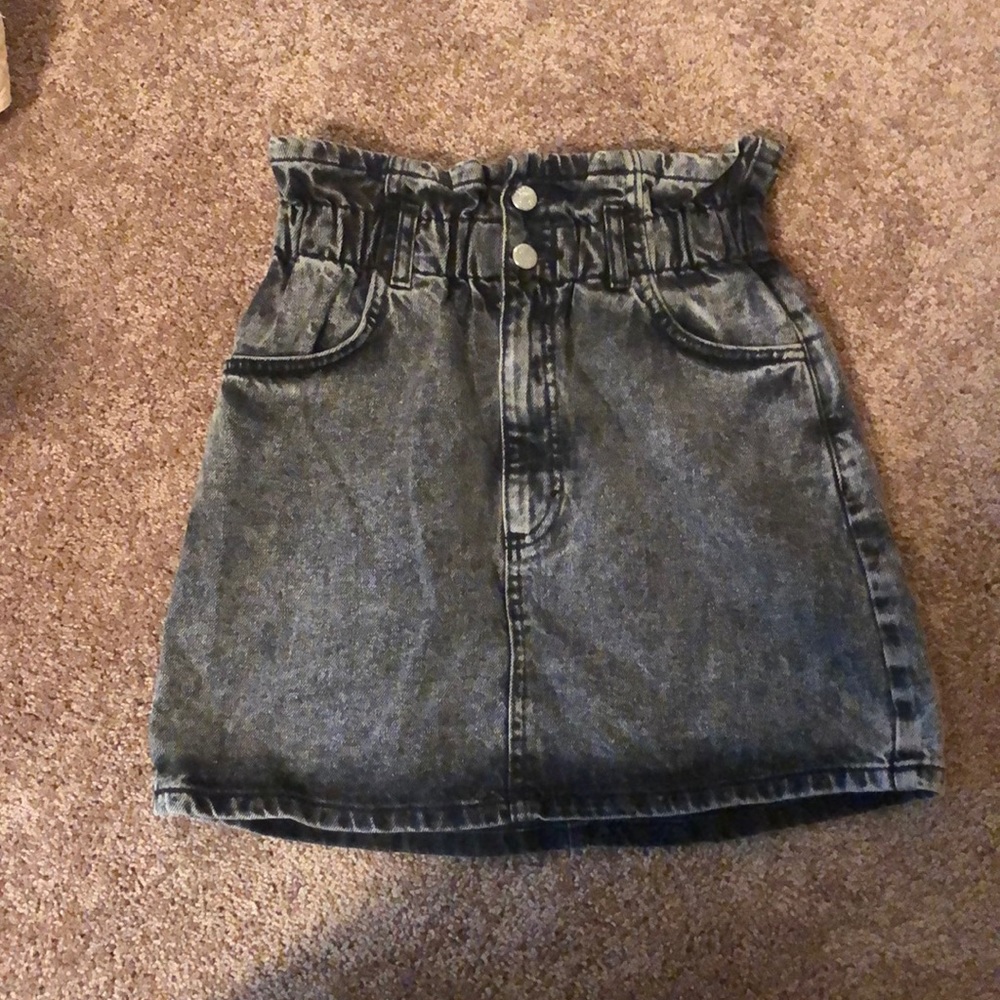 Mini Skirt from TopShop with a scrunchy waste-band